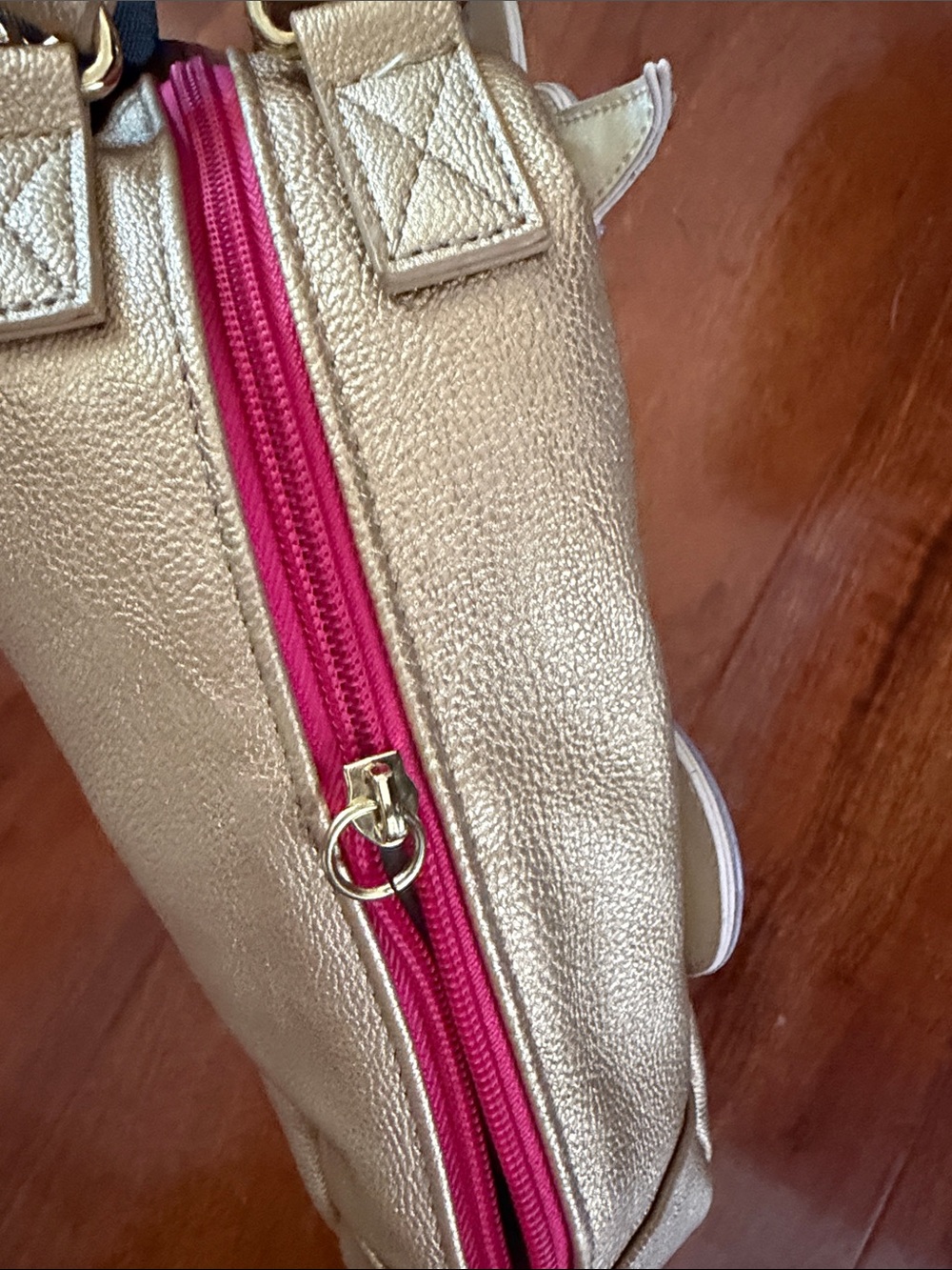 Betsey Johnson Gold Unicorn Appliqué Lunchbox - Picture 3 of 7